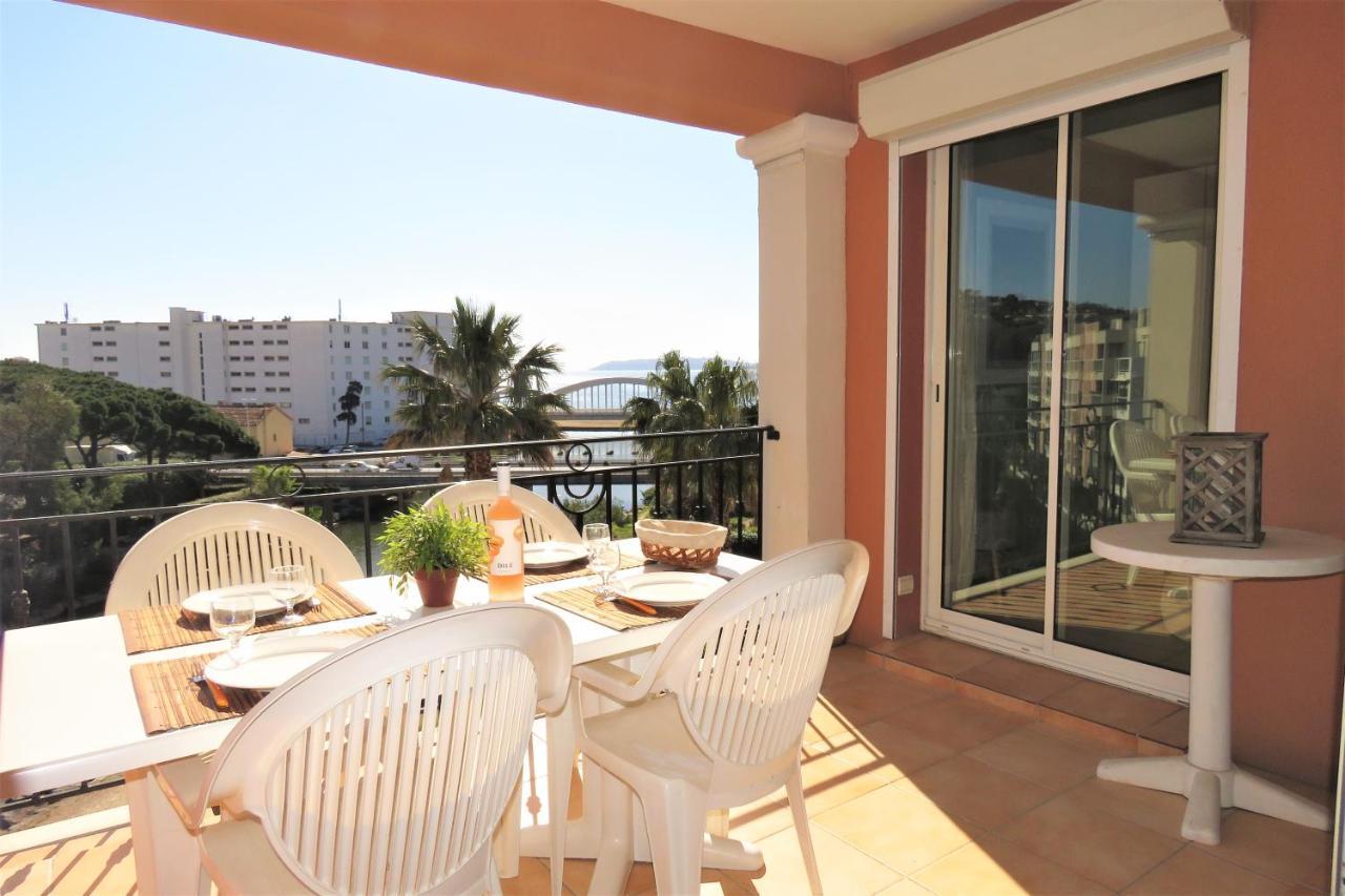 Apartament Port Marine Sainte-Maxime Zewnętrze zdjęcie
